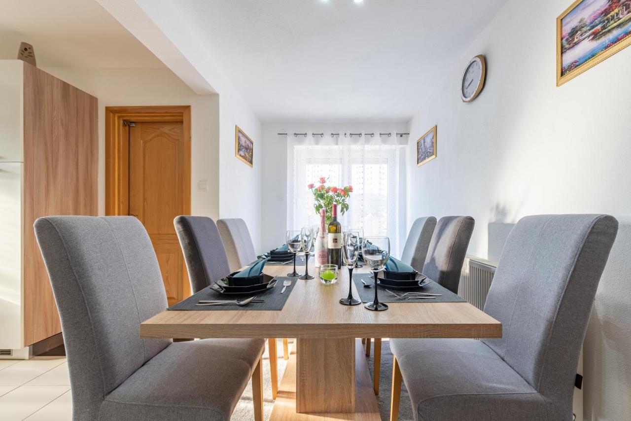 Apartman Toni Gracac  Luaran gambar